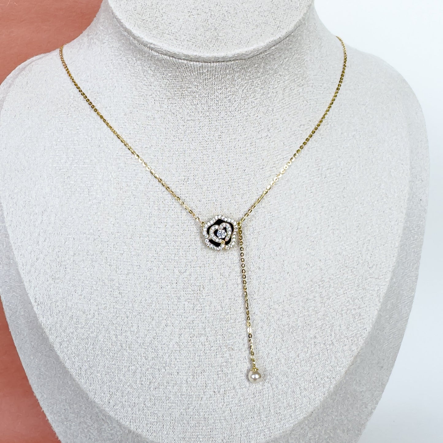 BLACK ROSE NECKLACE