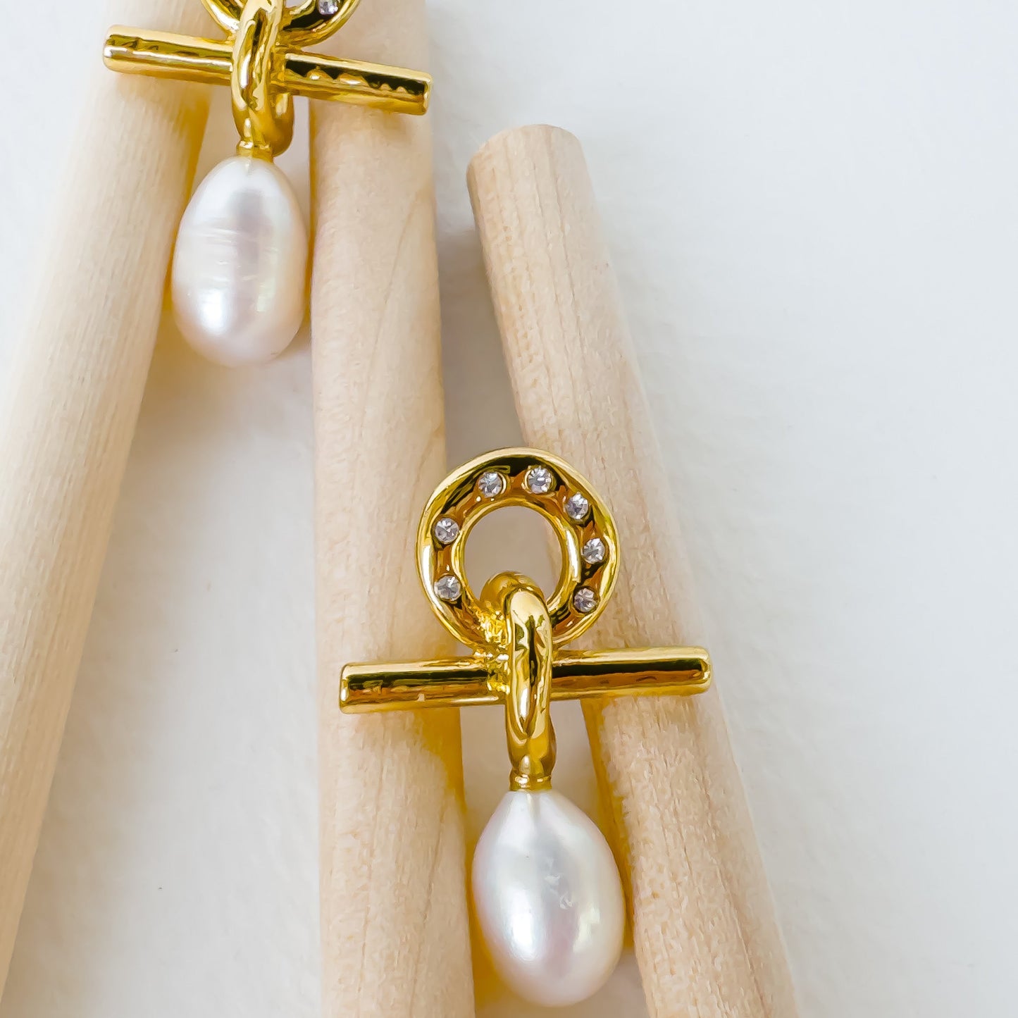 SPIRAL PEARL EARRING