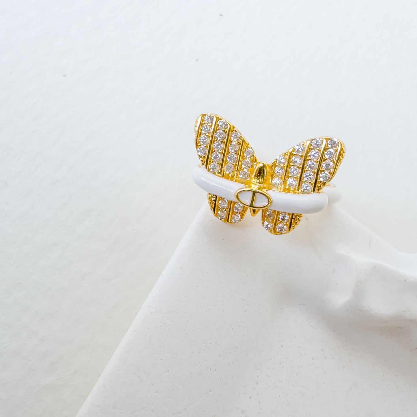 WHITE LOOPED BUTTERFLY ADJUSTABLE RING