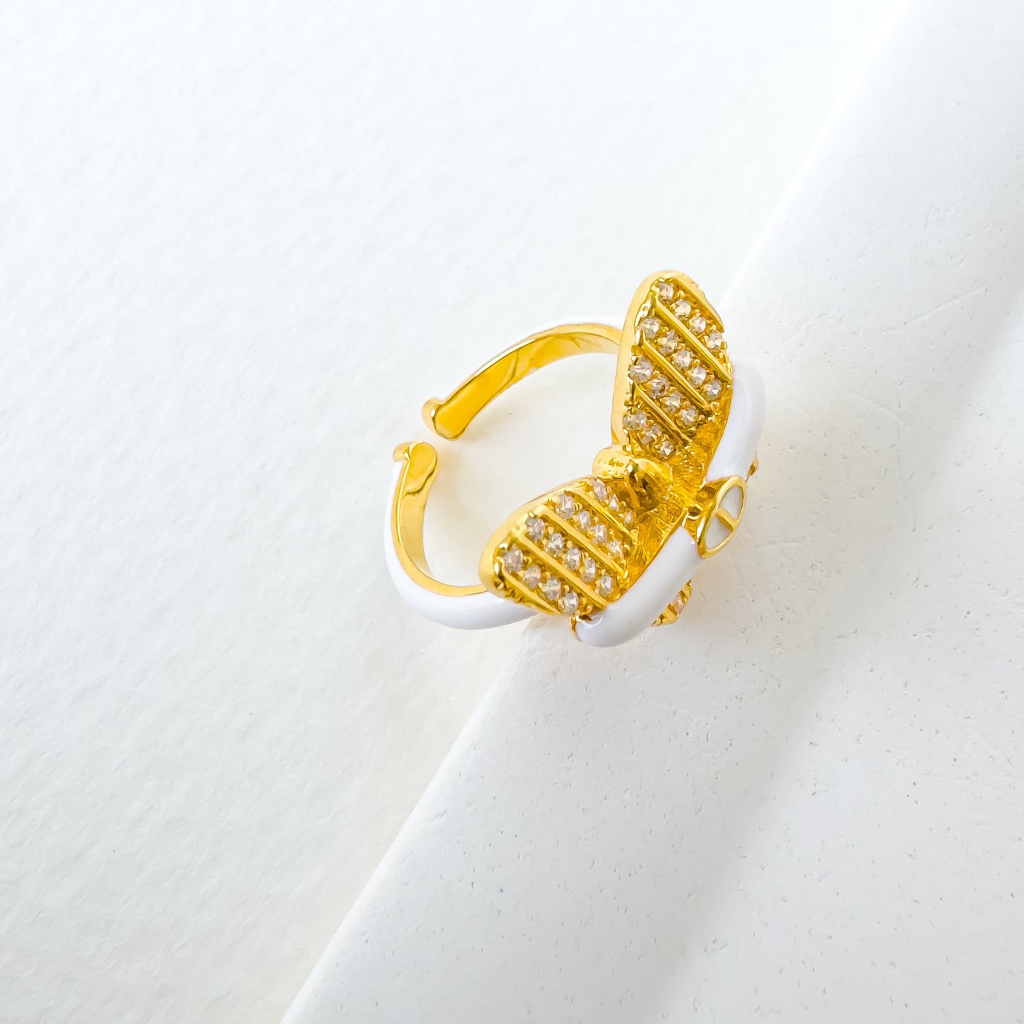 WHITE LOOPED BUTTERFLY ADJUSTABLE RING