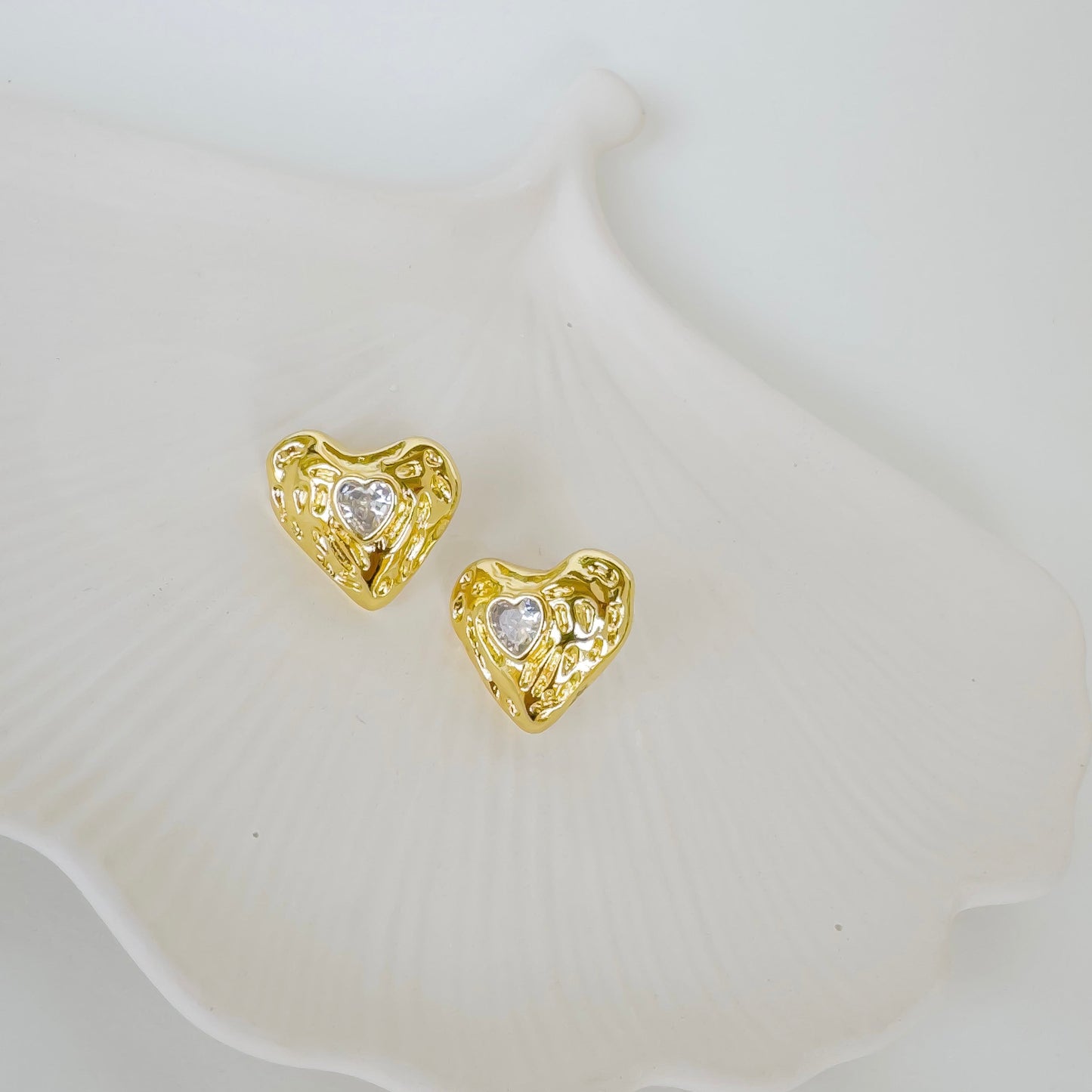 DIAMOND HEART EARRING
