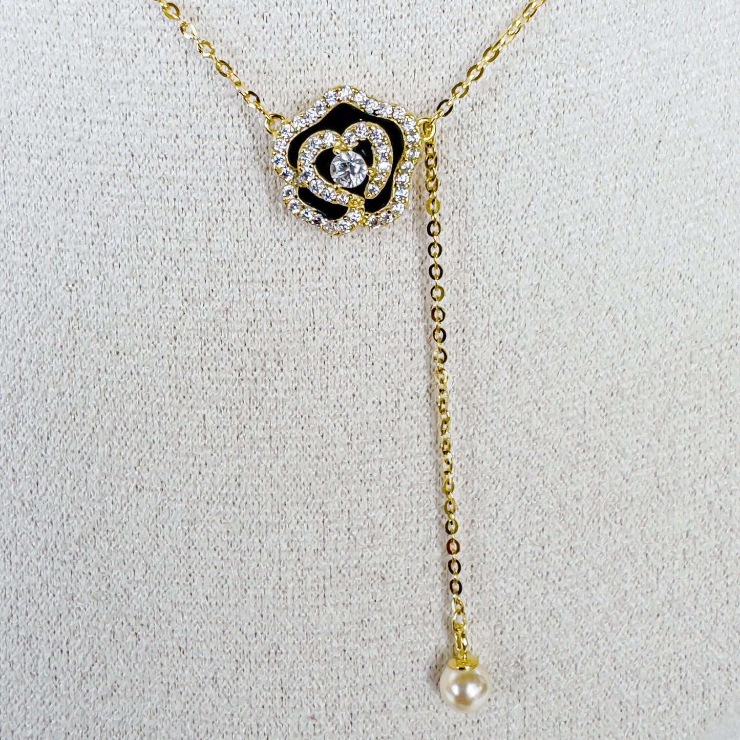 BLACK ROSE NECKLACE