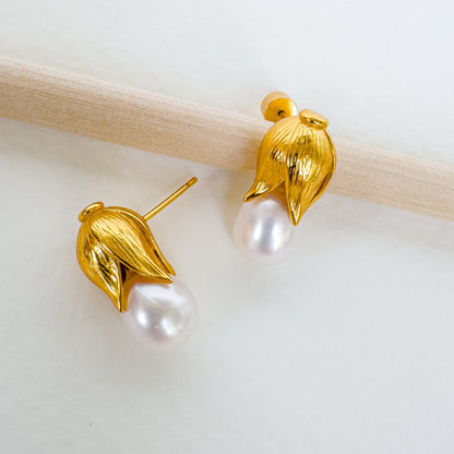 DROP LOTUS EARRING