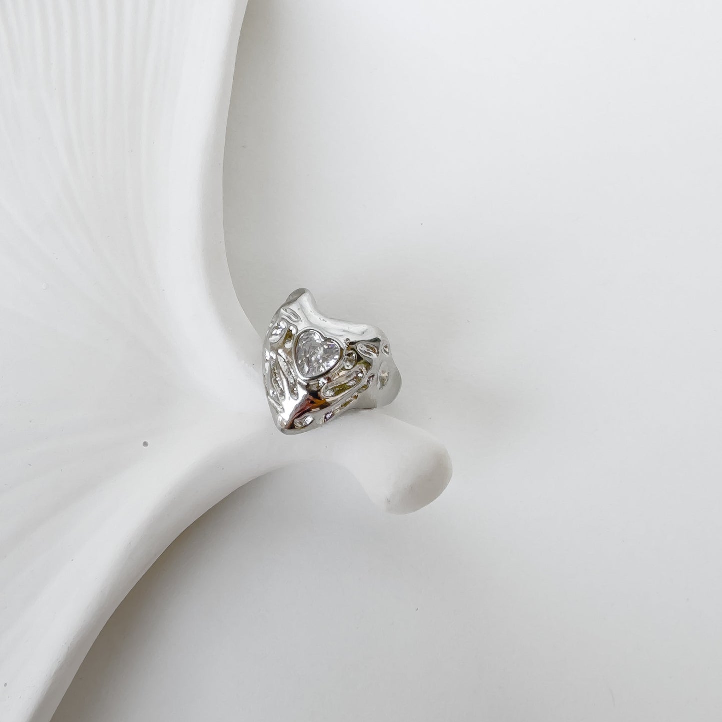 DIAMOND HEART ADJUSTABLE RING