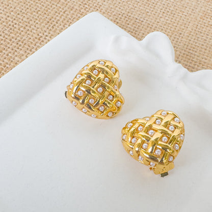 CUSHION HEART EARRING