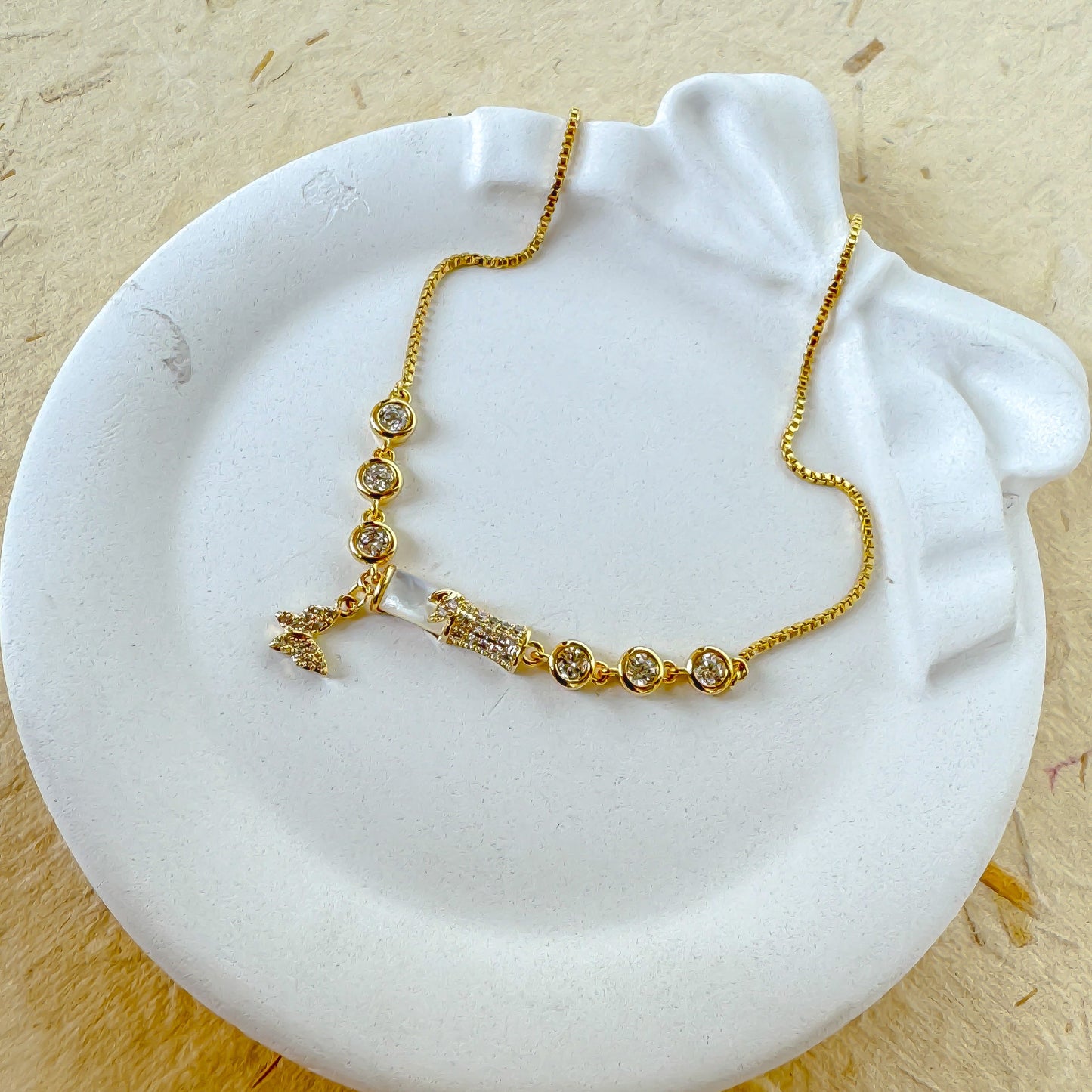 DROP BUTTERFLY ADJUSTABLE BRACELET