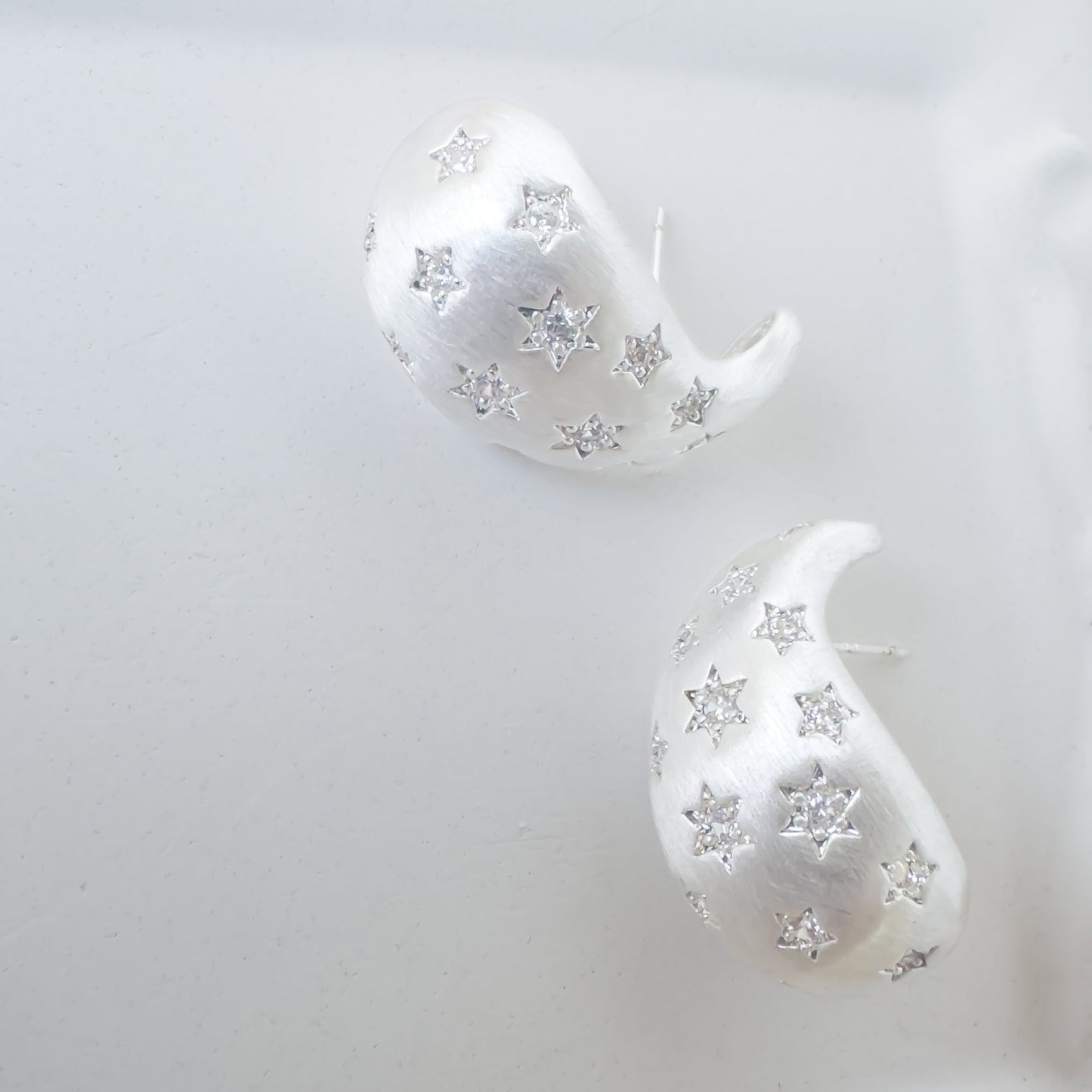 STAR SILVER DROP EARRING