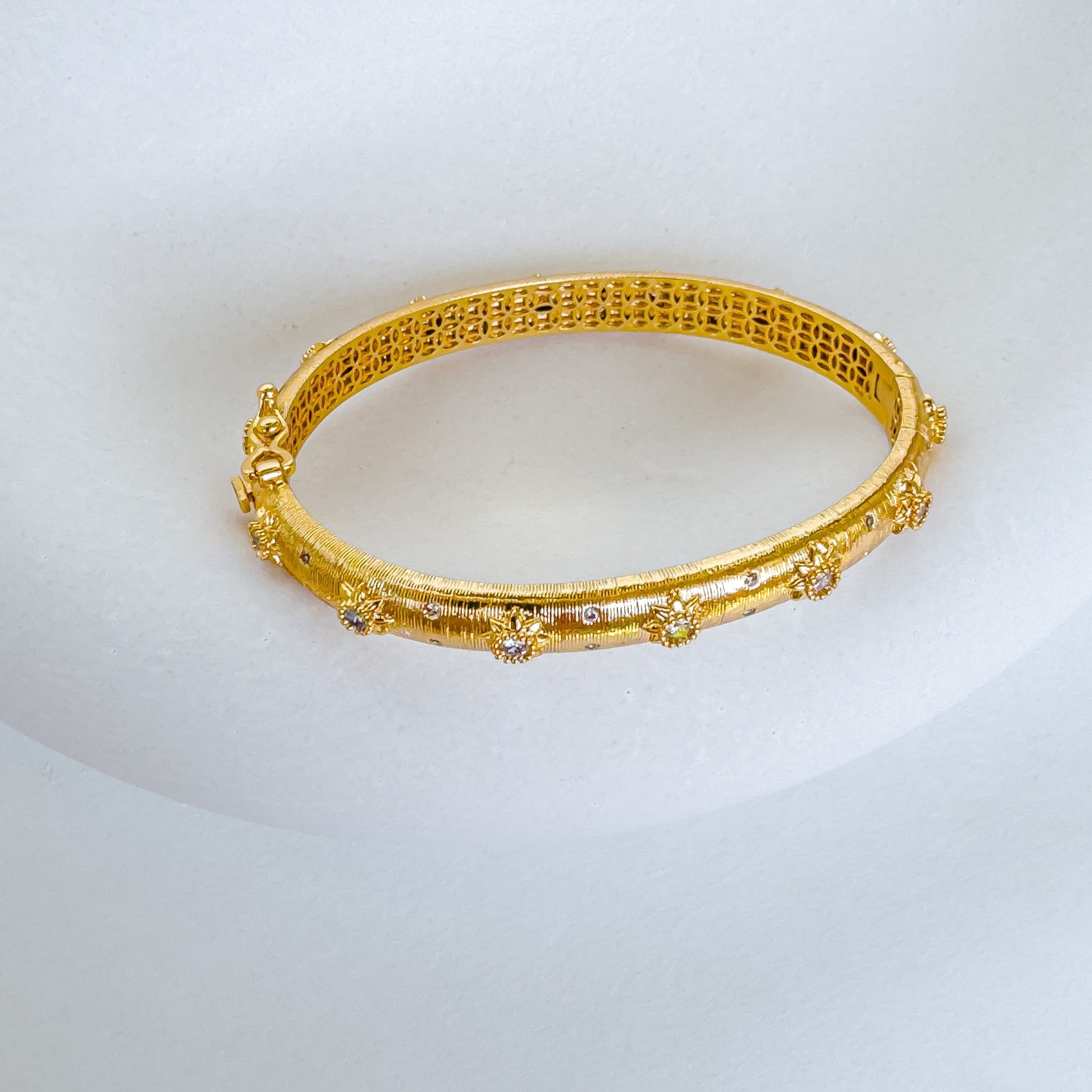 SHINY STONES METAL ADJUSTABLE BRACELET