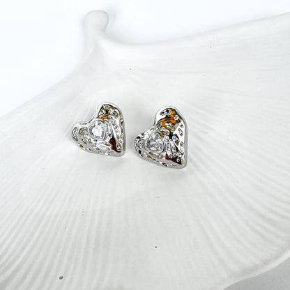 DIAMOND HEART EARRING