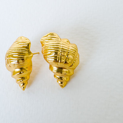CONCH SHELL EARRING