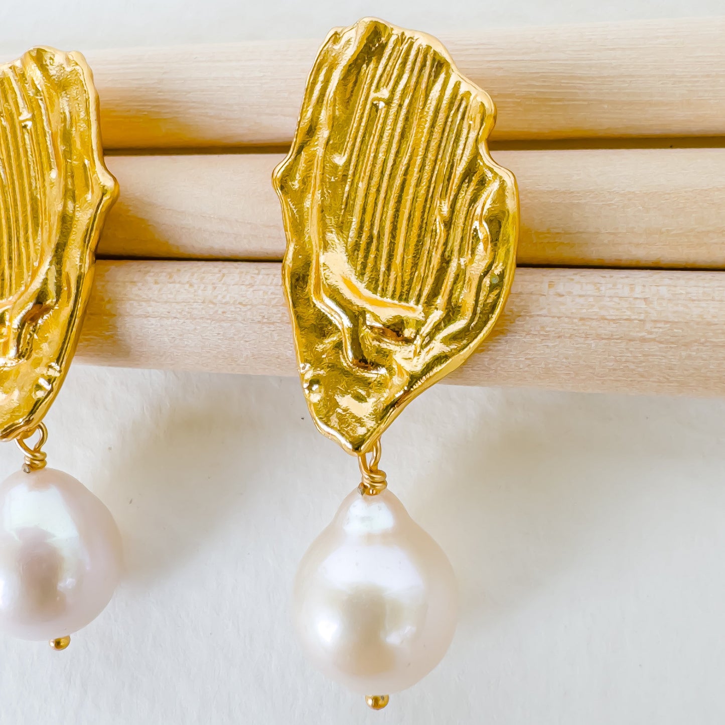 GOLDEN FEATHER EARRING