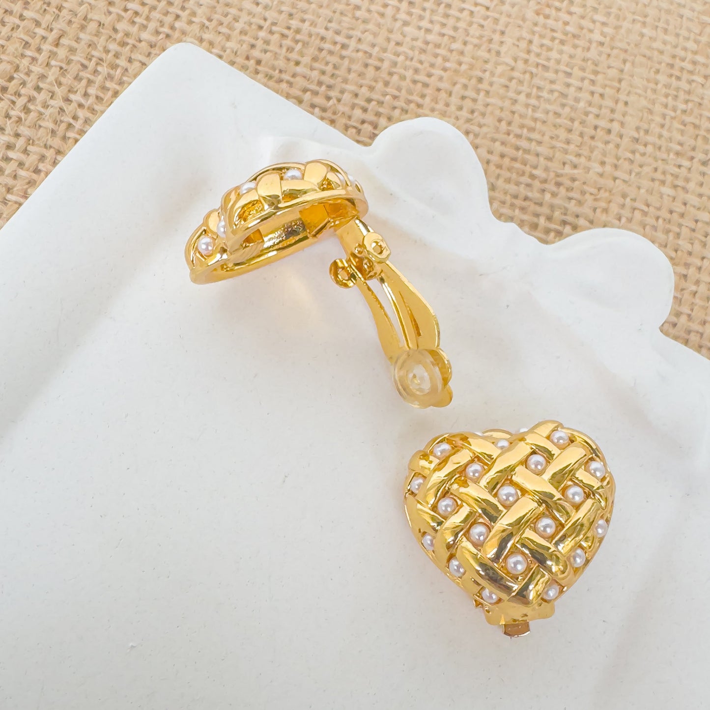 CUSHION HEART EARRING