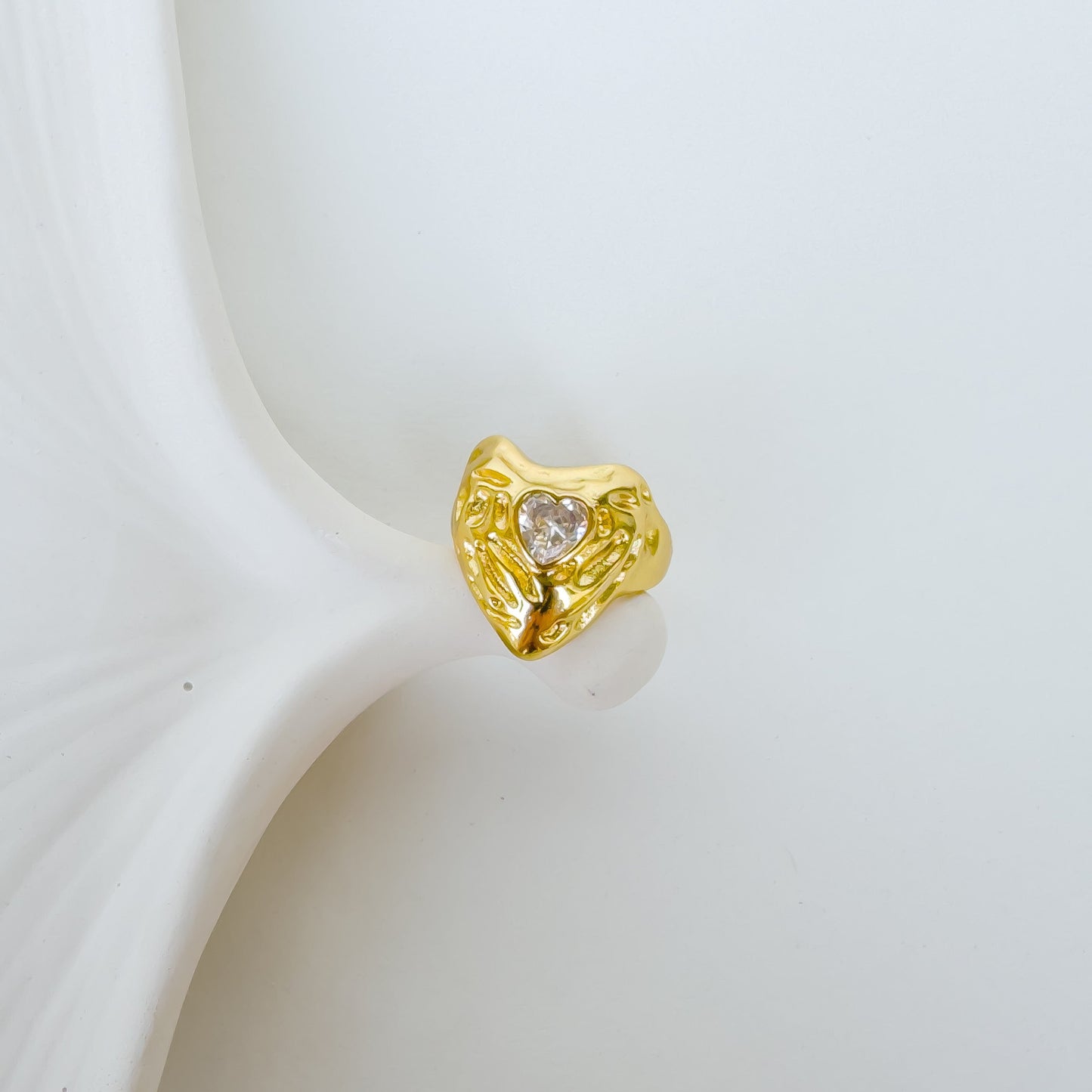 DIAMOND HEART ADJUSTABLE RING