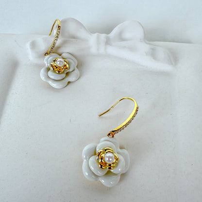 WHITE ROSE EARRING