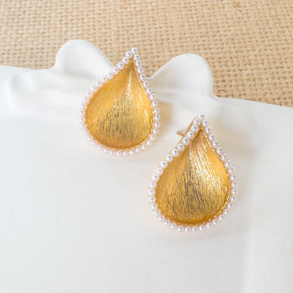 PEARL DROP EARRING