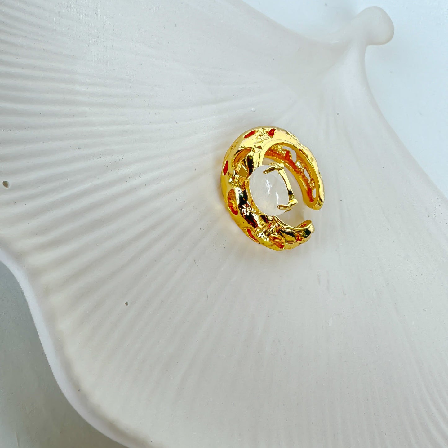 TEXTURE CRYSTAL ADJUSTABLE RING