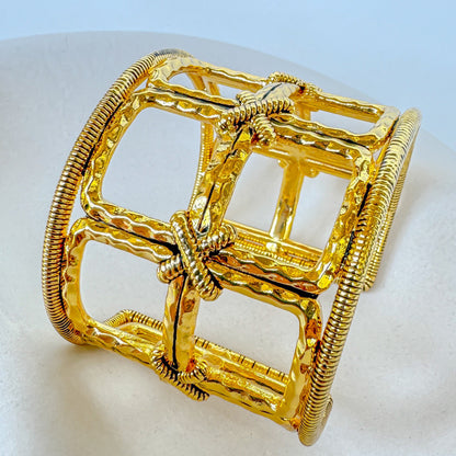 RUSTIC GOLD ADJUSTABLE HAND CUFF