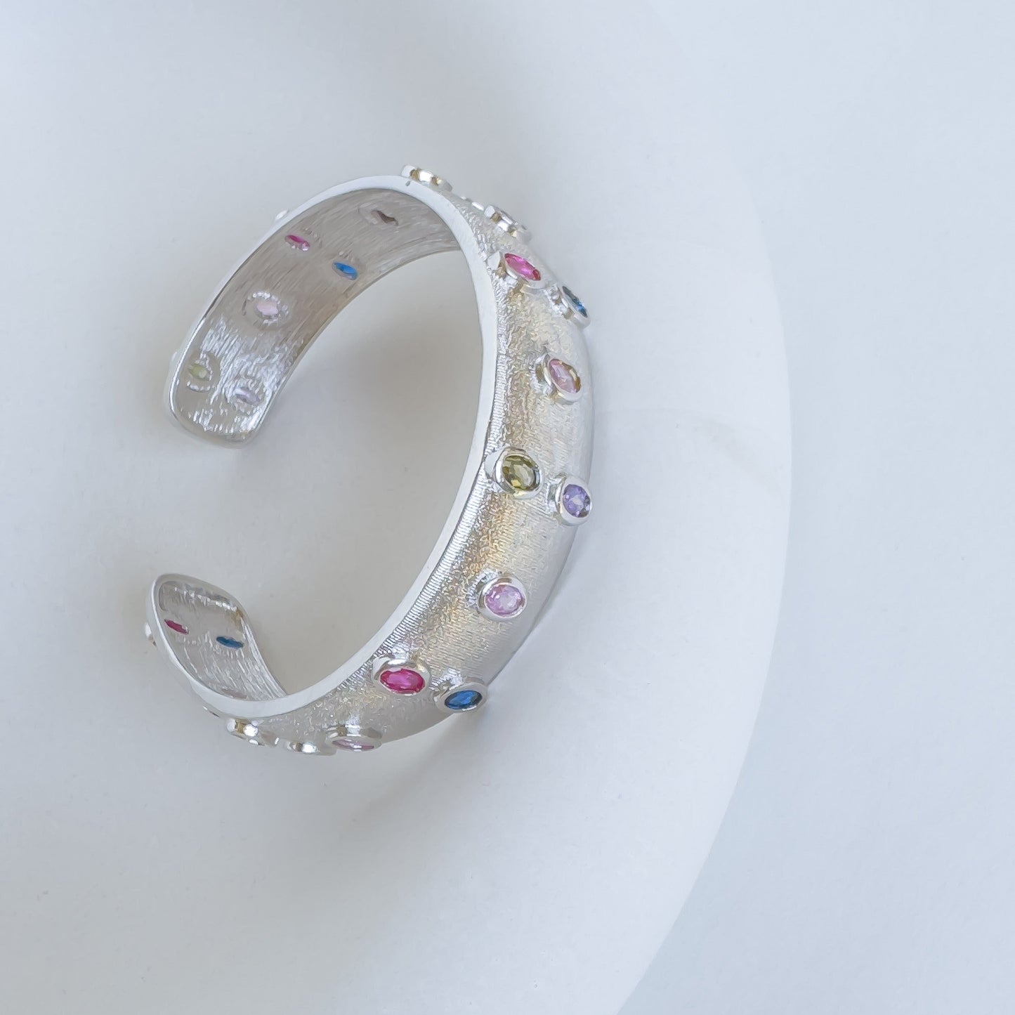 MULTI BEADS ADJUSTABLE HAND CUFF