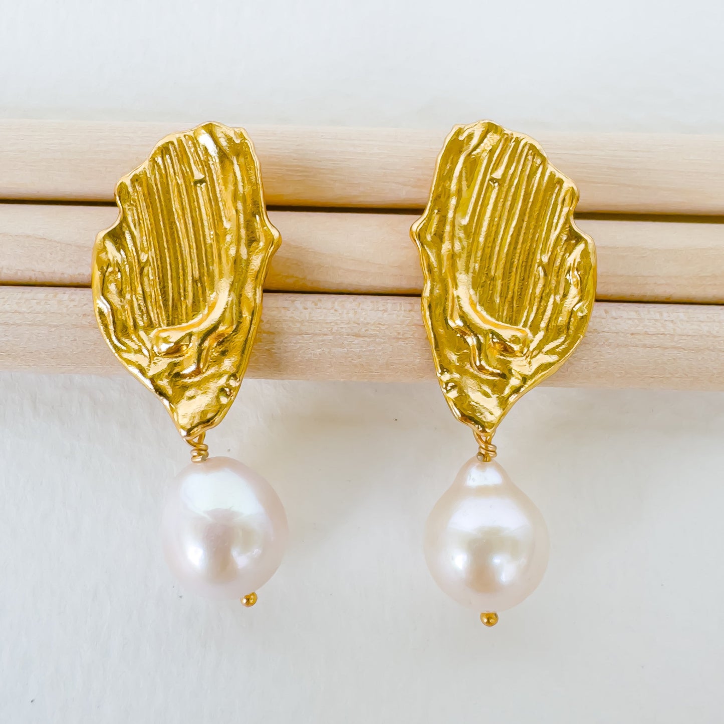 GOLDEN FEATHER EARRING