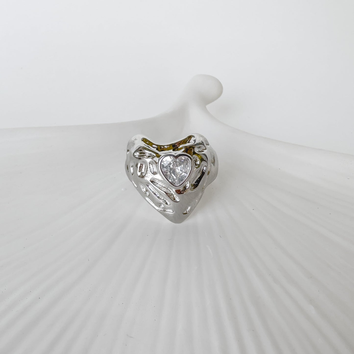 DIAMOND HEART ADJUSTABLE RING