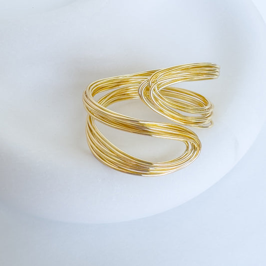 METAL LAYER ADJUSTABLE HAND CUFF