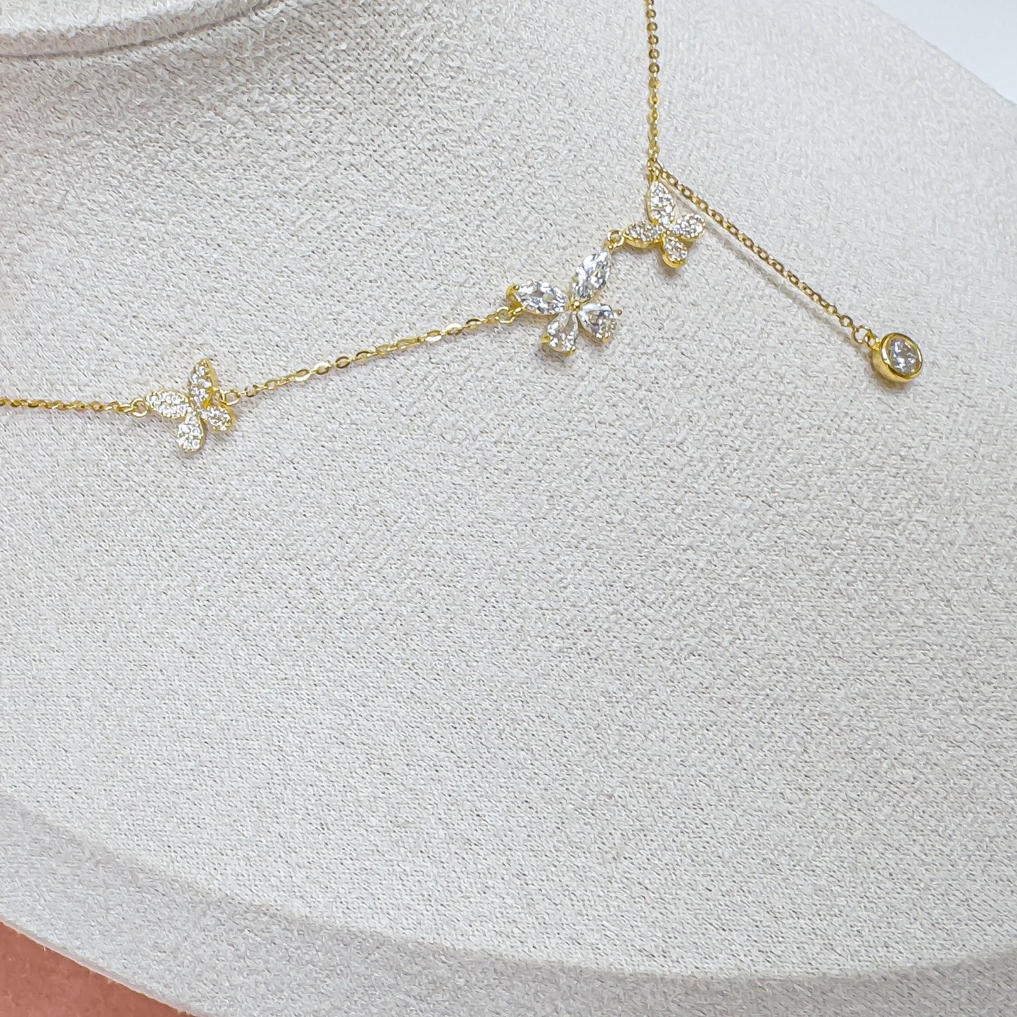 BUTTERFLY GRACE NECKLACE