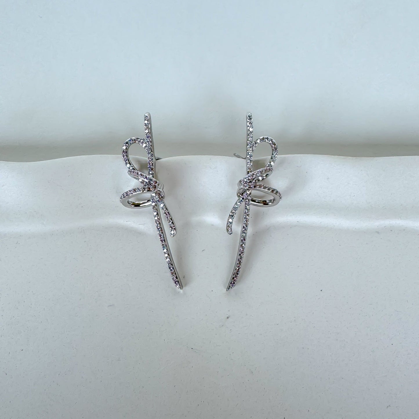 STRING BOW EARRING