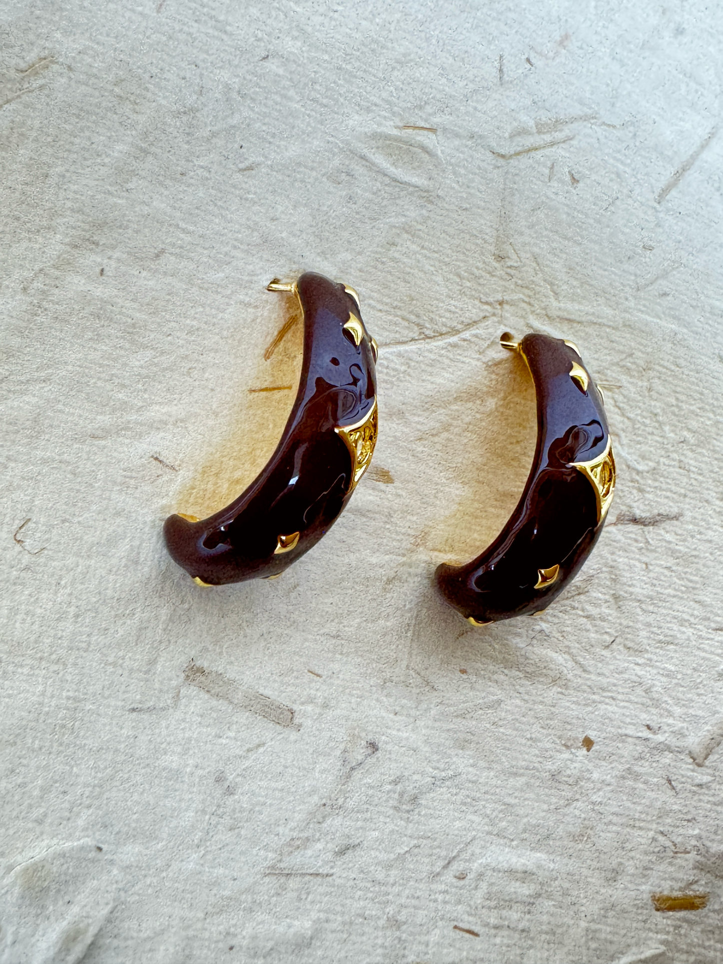 SEMI HOOP STAR EARRING